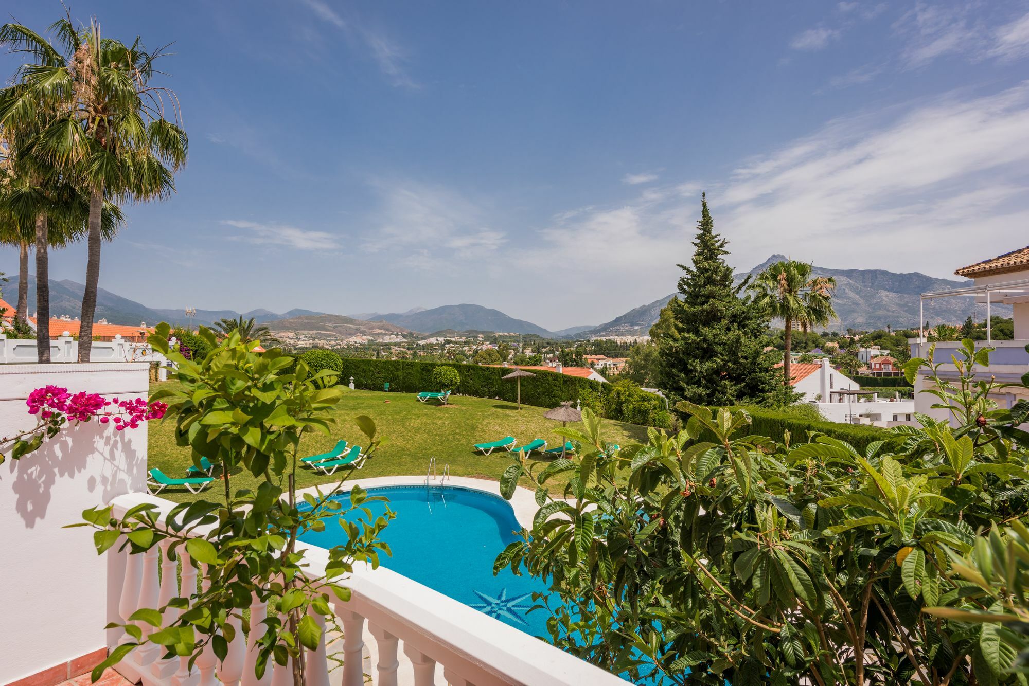Molo 44 Suites Puerto Banus Марбеля Екстериор снимка