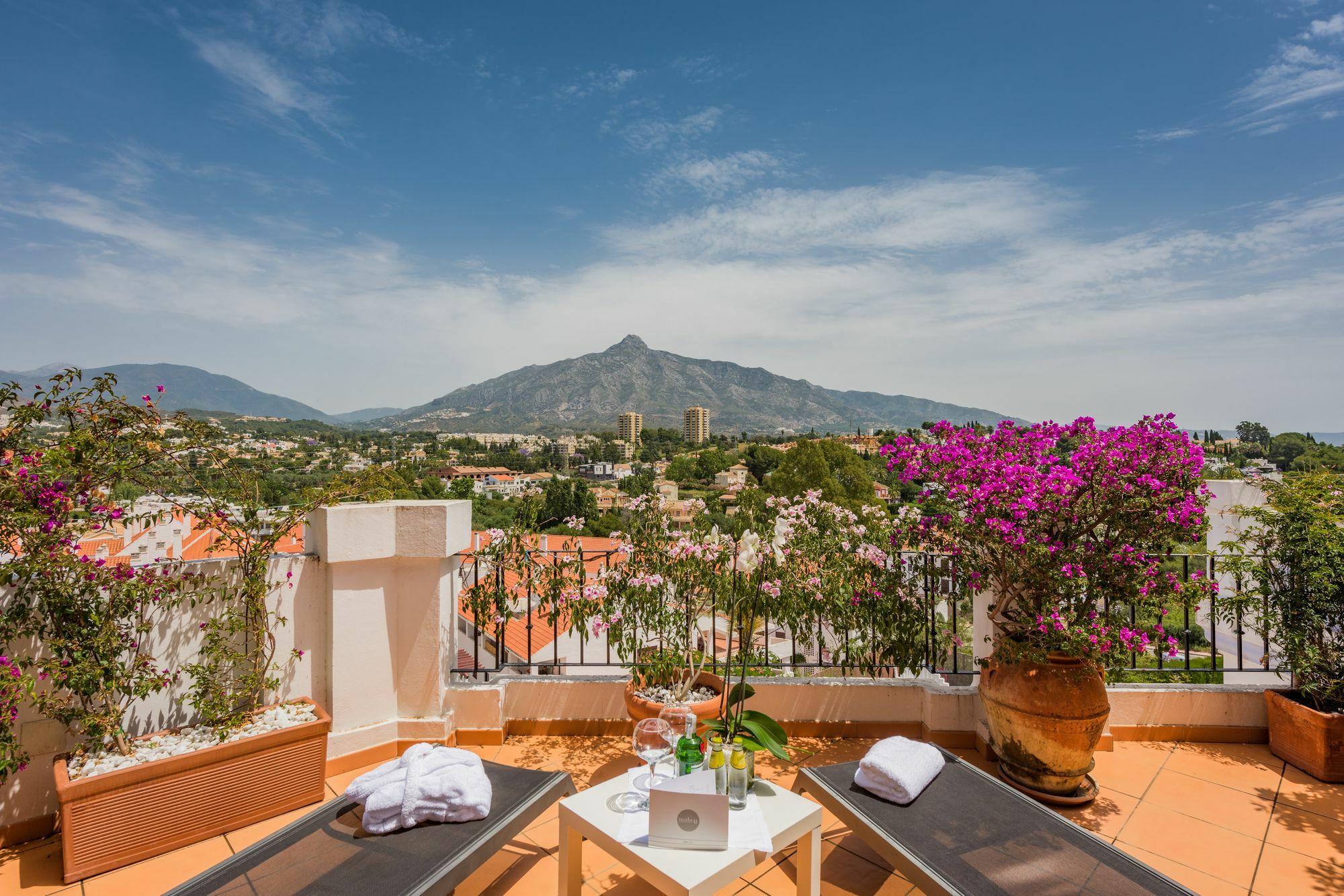 Molo 44 Suites Puerto Banus Марбеля Екстериор снимка